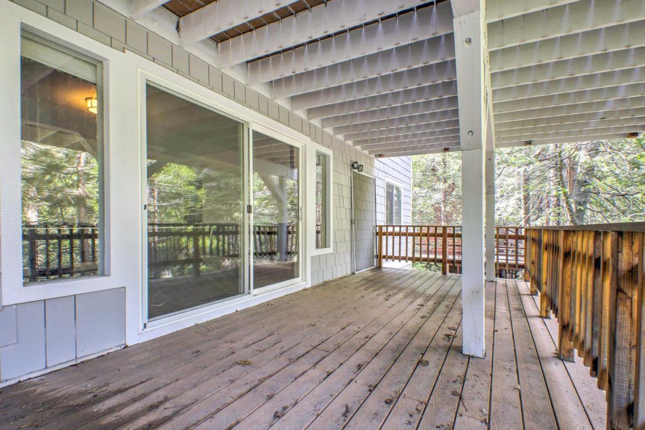 Gorgeous Lake Arrowhead Retreat Game Room And Deck Exterior photo